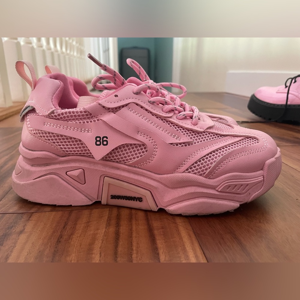 Women's Pink Sneakers